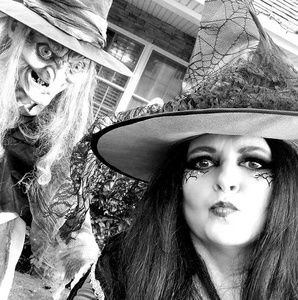 Meet your Posher, Bobbie